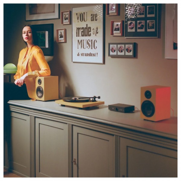 Pro-Ject Colourful Audio System, Satin Yellow - lifestyle