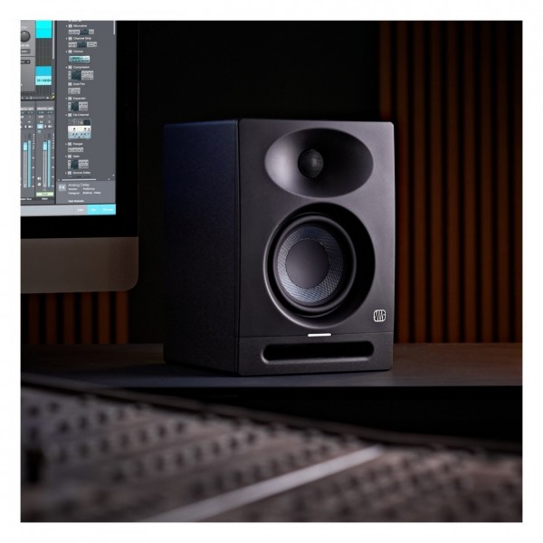 PreSonus Eris Studio 5 - Lifestyle