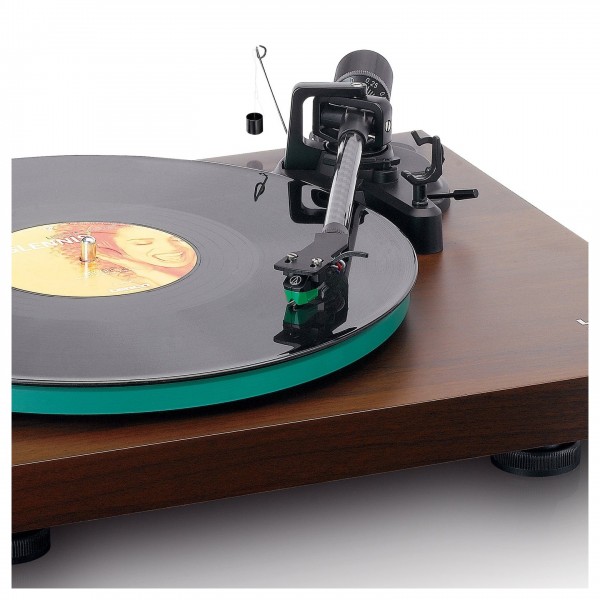Lenco LBT-225 Turntable Closeup