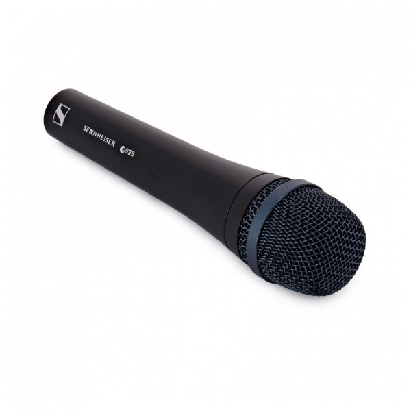 Sennheiser e935 Dynamic Vocal Microphone Bundle - e935, Angled 1