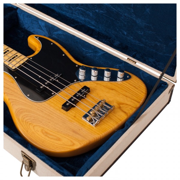 Gator Journeyman Bass Guitar Case - Body Detail (Guitar Not Included)