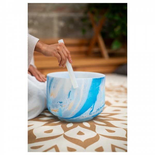 Meinl Sonic Energy 10" Marble Crystal Singing Bowl A4, Brow Chakra - Lifestyle 2