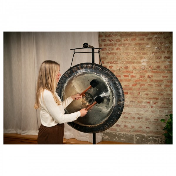 Meinl Sonic Energy 36" Om Gong, 68.05 Hz / C#2, Heart Chakra - Lifestyle 1