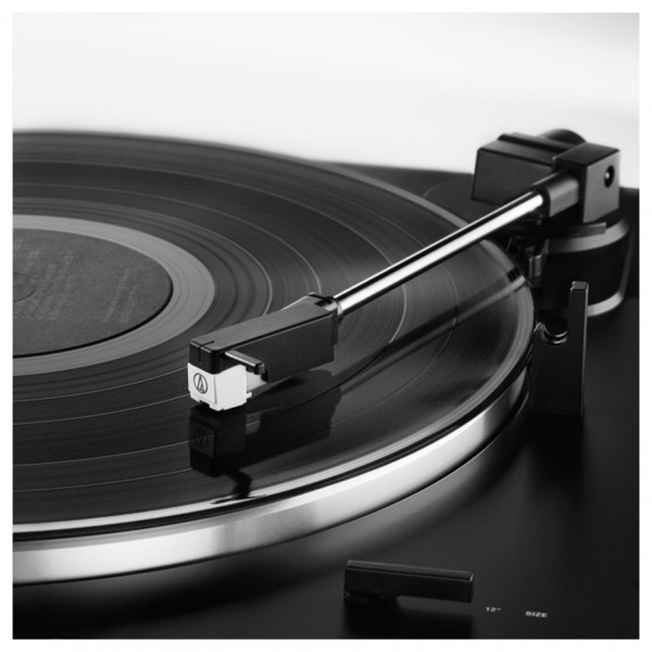 Audio Technica AT-LP60X-BT Bluetooth Turntable, White