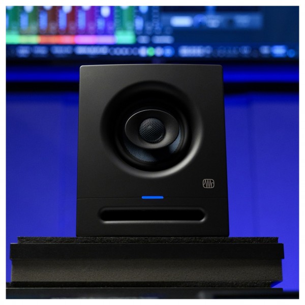 Eris Pro 4 - Lifestyle 3