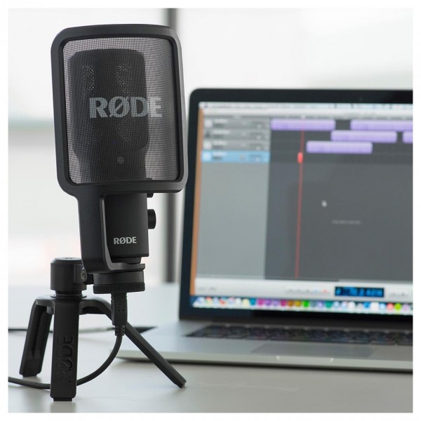 Rode NT-USB, USB Condenser Microphone - Lifestyle 2