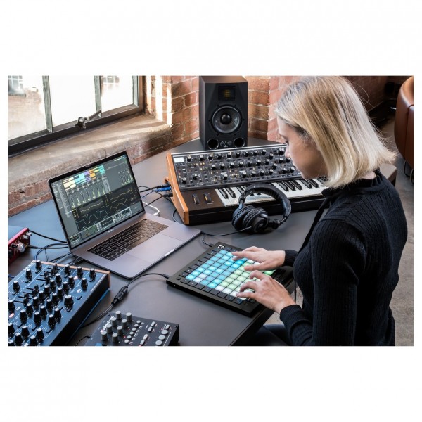Novation Launchpad MKIII - Lifestyle 2