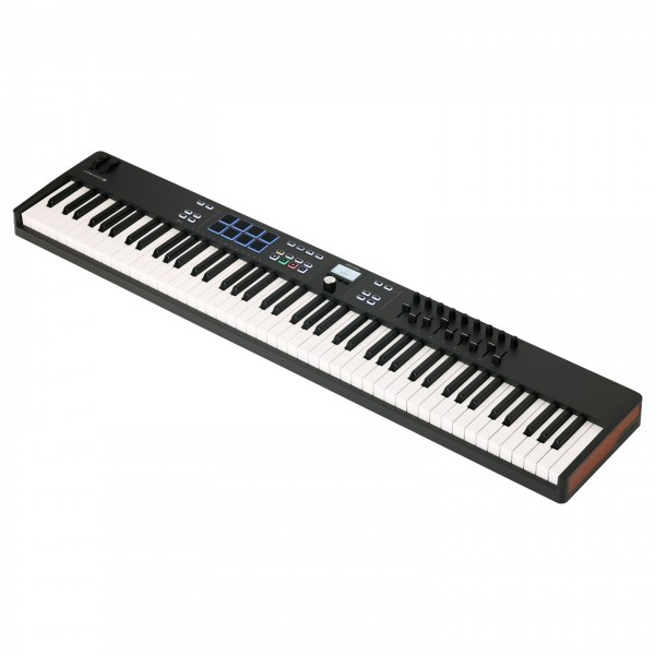 Arturia Keylab Essentail 88 MK3, Black - Angled