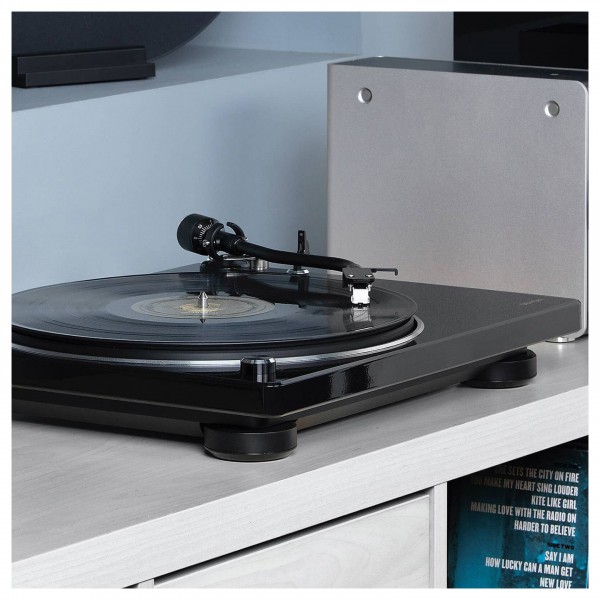 Denon DP-400 Hi-Fi Turntable Lifestyle View