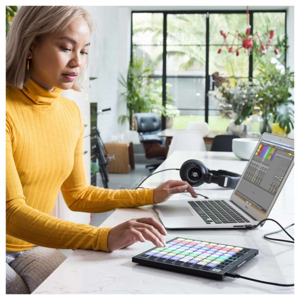 【中古】Novation LaunchPad Mini MK3 Novation Launchpad Mini MK3 - Secondhand at Gear4music