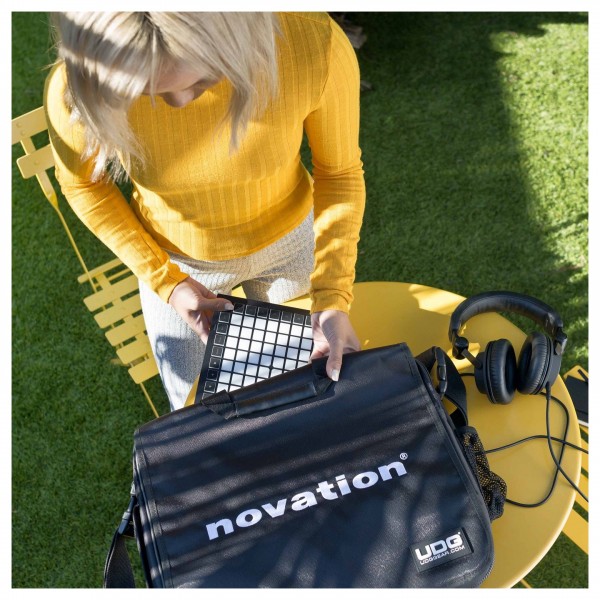 Novation Launchpad Mini MK3 - Lifestyle 4