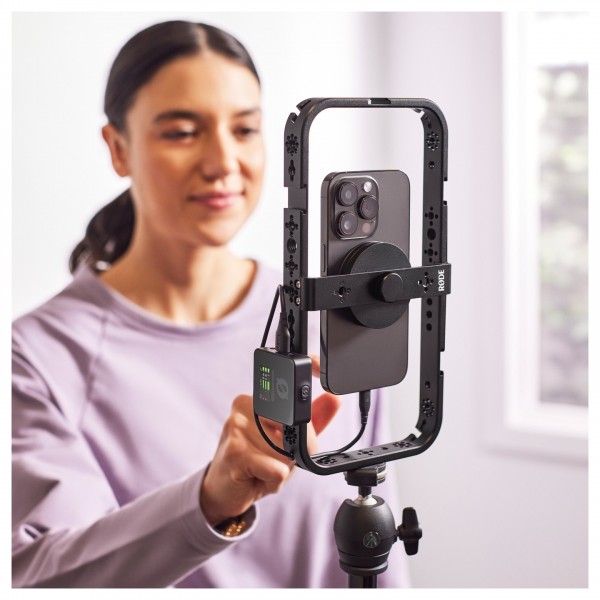 Rode Phone Cage - Lifestyle 4