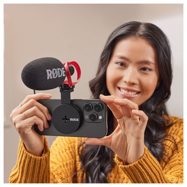 Rode Magnetic Mount - Lifestyle 3