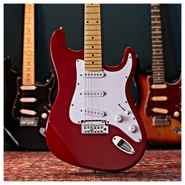 LA Select Electric Guitar, Red w/ 15W Guitar Amp & Accessory Pack