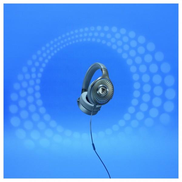Focal Azurys Closed-Back Headphones - Beauty Shot