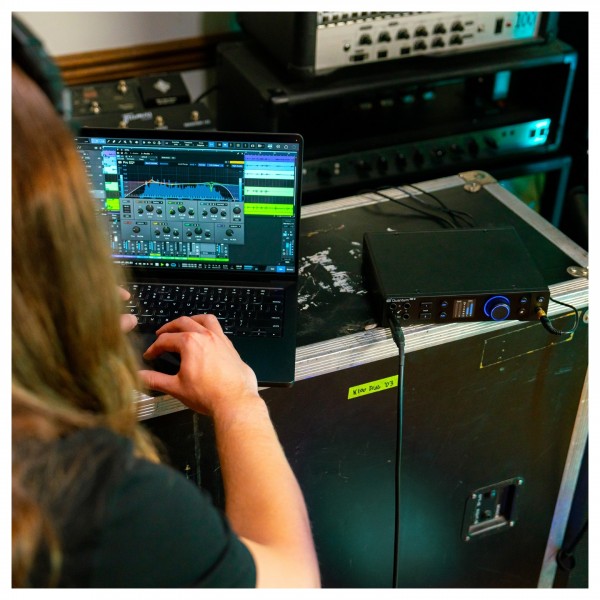PreSonus Quantum HD 2 Audio Interface - Lifestyle 2