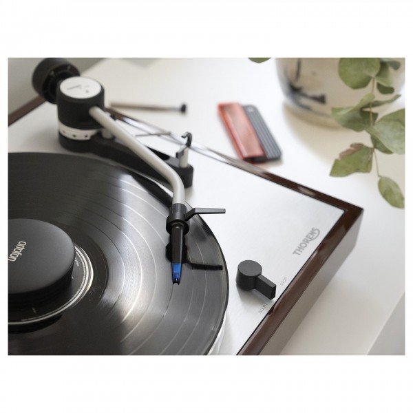 Ortofon Concorde Music Blue Moving Magnet Cartridge - Lifestyle
