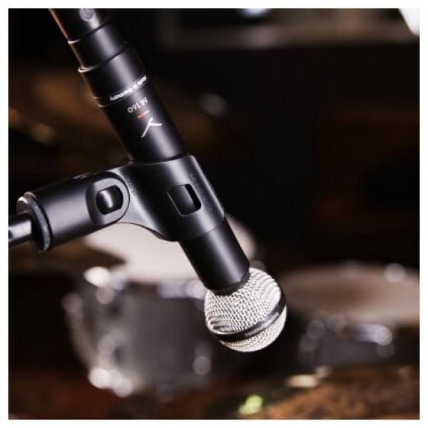 beyerdynamic M160 Double Ribbon Microphone - Lifestyle 1