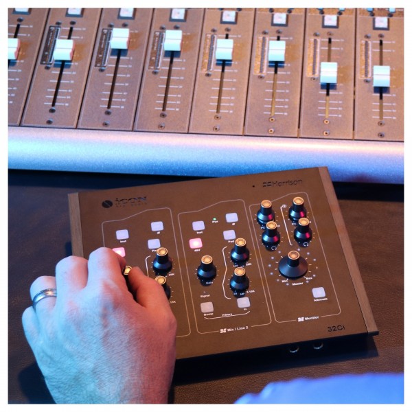 iCON 32Ci USB Audio Interface with Harrison Mic Preamps - Lifestyle 2