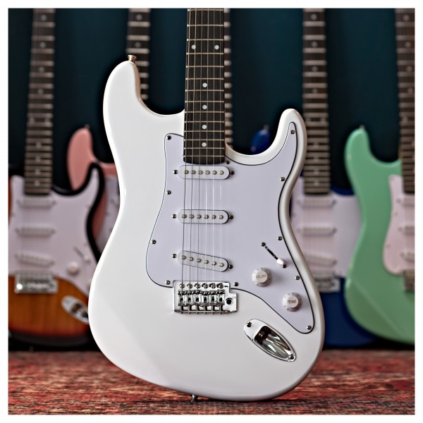 LA Electric Guitar White, 15W Guitar Amp & Ultimate Accessory Pack