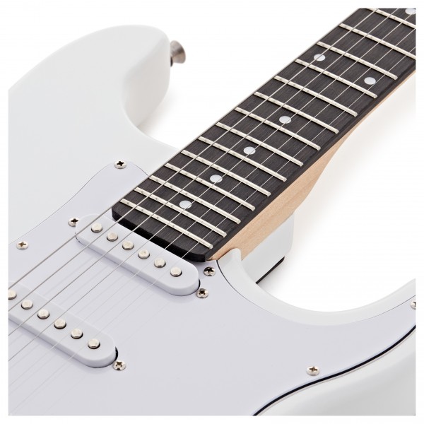 LA Electric Guitar White, 15W Guitar Amp & Ultimate Accessory Pack