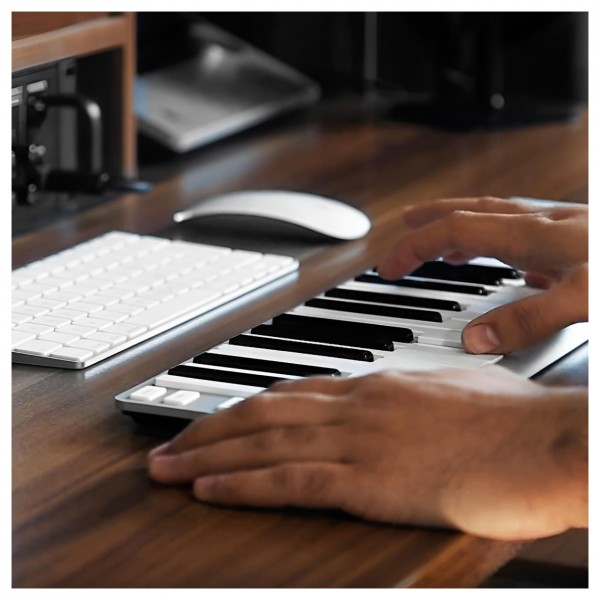 Approach Control Keyboard ESI Xkey25 USB Controller Keyboard at Gear4music