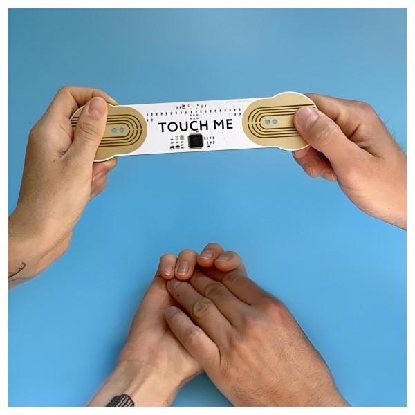 Playtronica TouchMe MIDI Controller at Gear4music