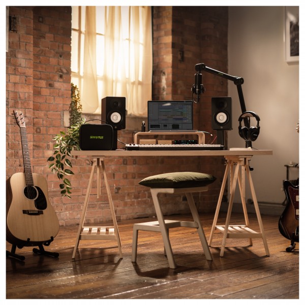 Shure SM4 Dual Diaphragm Condenser Microphone Bundle - Lifestyle 1