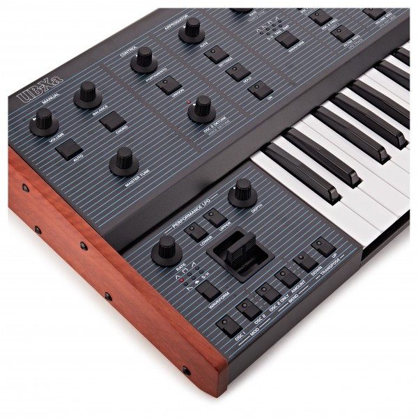 Behringer UB-Xa Analog Polyphonic Synth at Gear4music