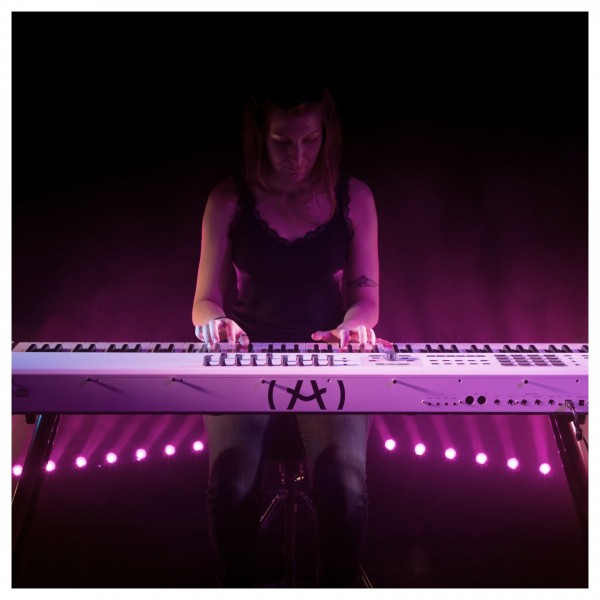Arturia Keylab 88 MKII, White - Lifestyle