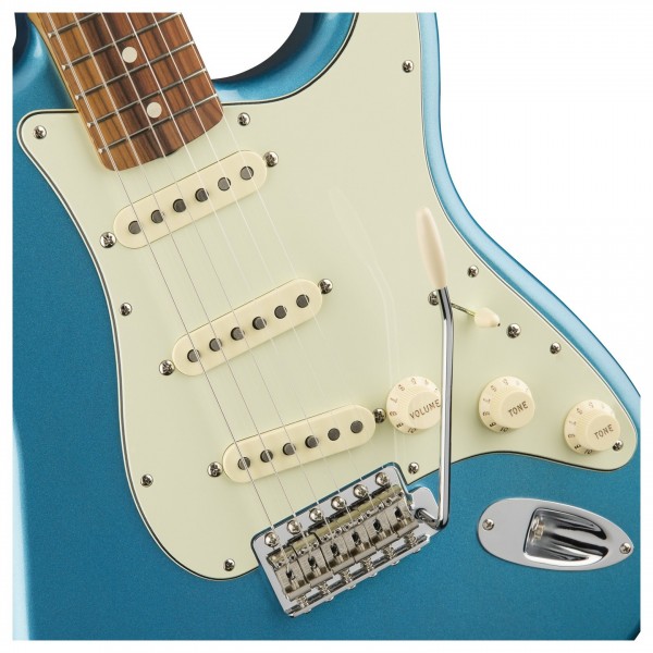 Fender Classic Series 60s Stratocaster, PW, Lake Placid Blue