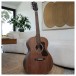 Guild OM-320 Orchestra Acoustic, Natural - Lifestyle 1