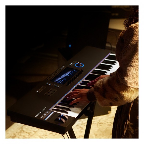Native Instruments Kontrol S61 MK3 - Lifestyle