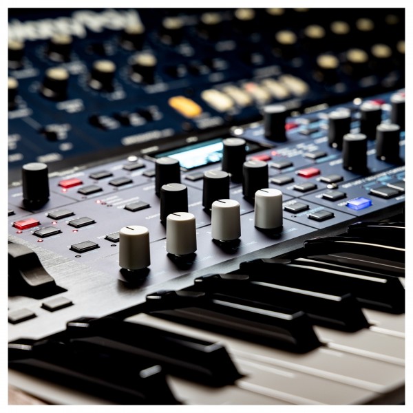 Korg Multi/Poly Digital Synthesizer - Detail 5