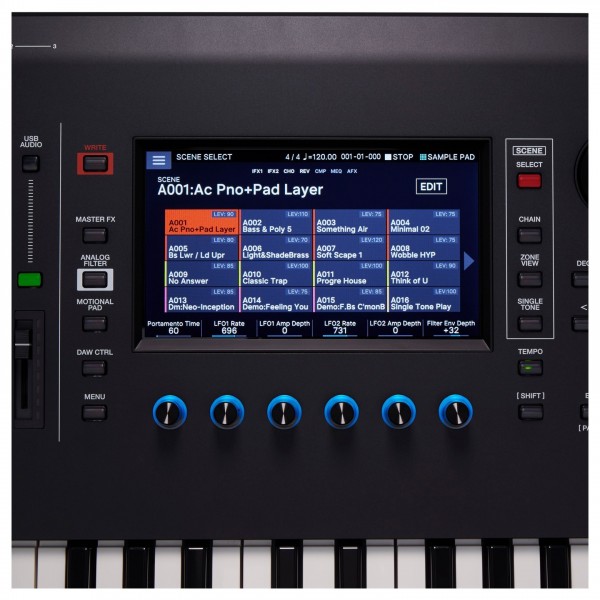 Fantom 8 Synth - Screen