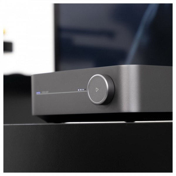 WiiM Amp Streaming Amplifier, Space Grey - lifestyle 1