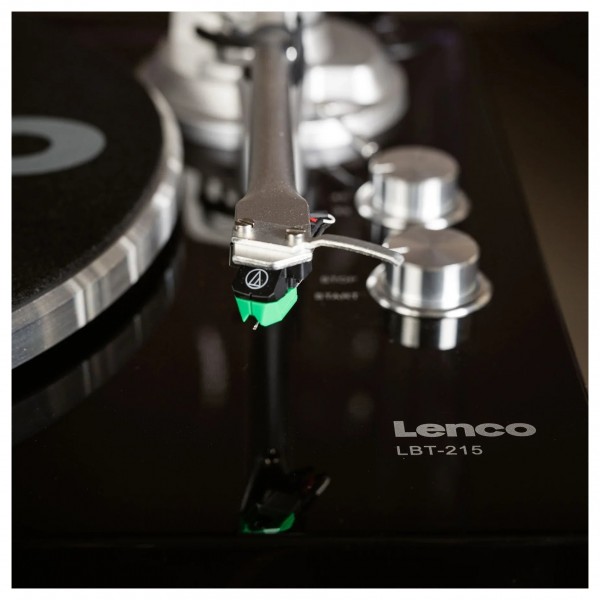 Lenco LBT-215BK Bluetooth Turntable with AT-VM95E Catridge - Lifestyle