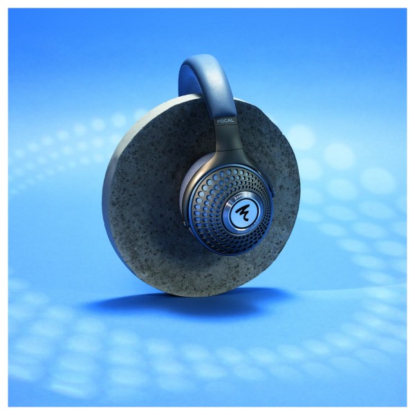 Focal Azurys Closed-Back Headphones - Beauty Shot