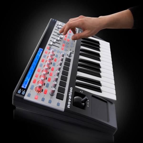 Novation 25 SL MK2 USB MIDI Controller Keyboard at Gear4music
