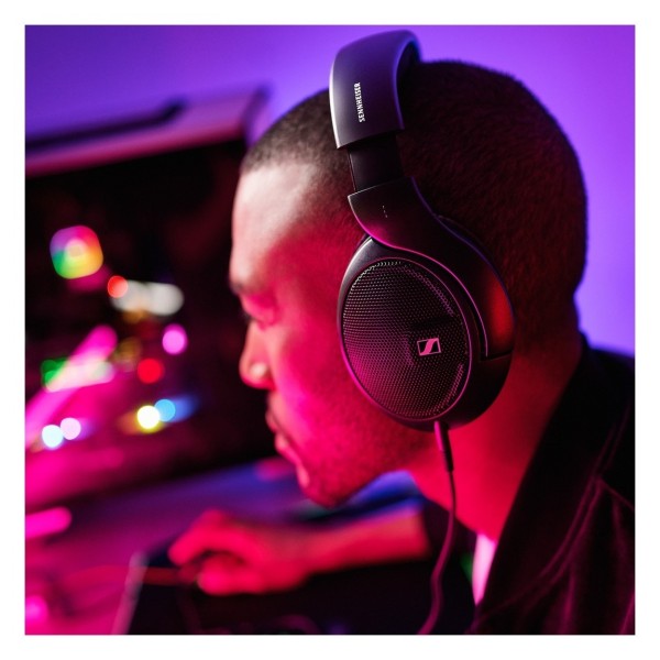 Sennheiser HD 560S Headphones lifestyle