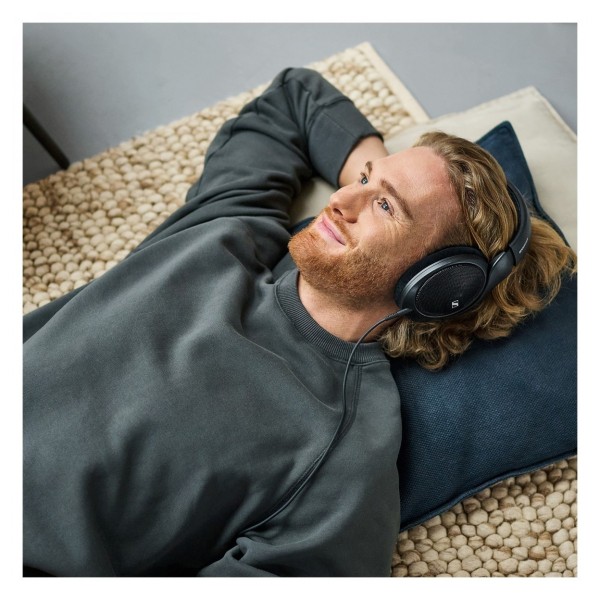 Sennheiser HD 560S Headphones lifestyle