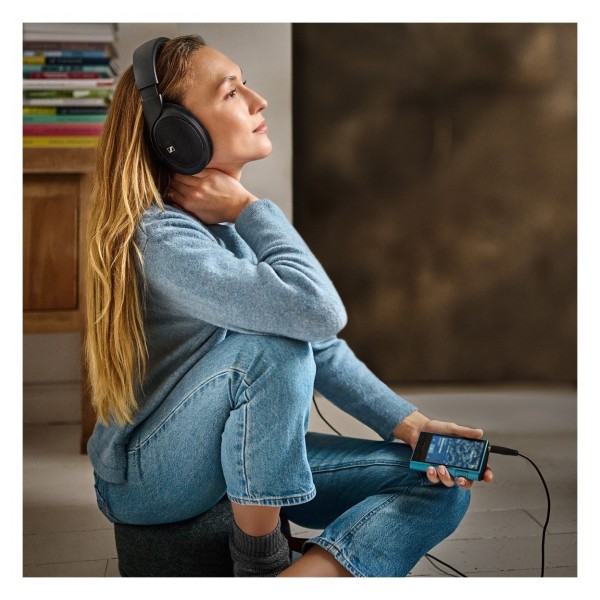 Sennheiser HD 560S Headphones lifestyle