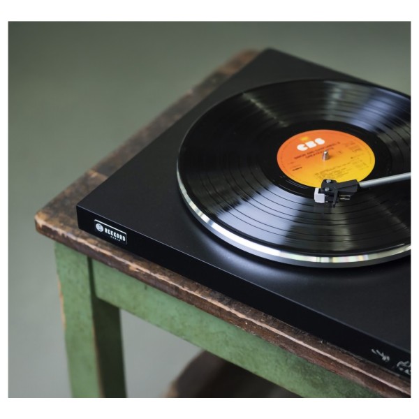 Rekkord F100 Fully Automatic Turntable, Black - green bench lifestyle 