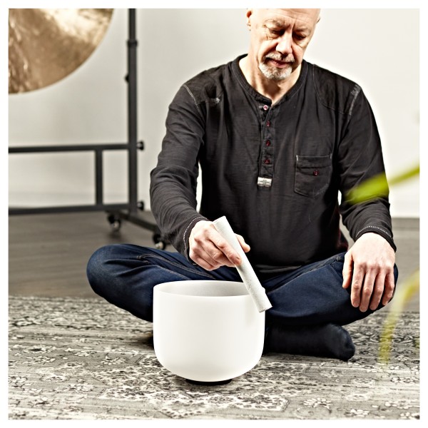 Gear4music Life 9" Crystal Singing Bowl, 432Hz, Note F