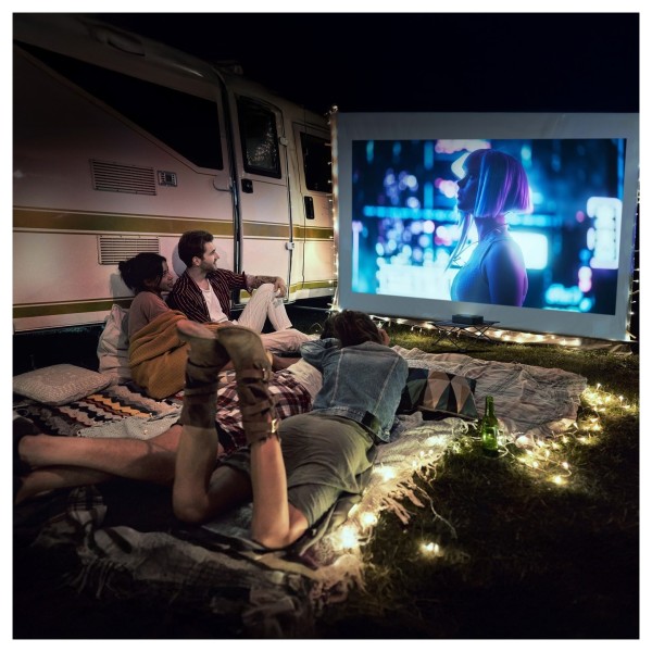 Optoma Photon Go Black - ghost in the shell outside watching
