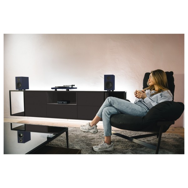 Pro-Ject Colourful Audio System 2, Satin Steel Blue - Lifestyle image