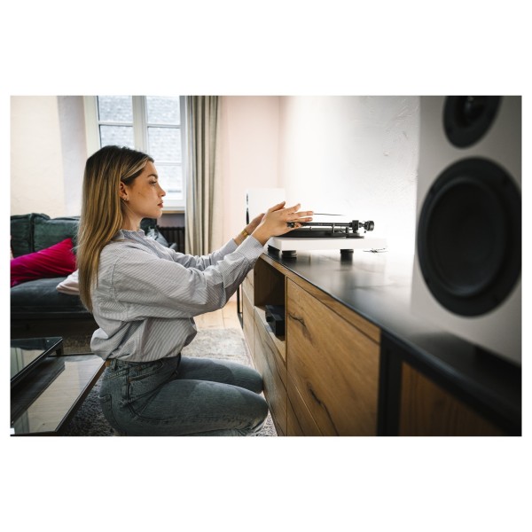 Pro-Ject Colourful Audio System 2, Satin White - Lifestyle Image