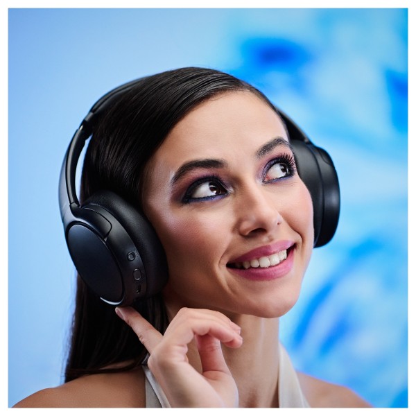 Panasonic RB-M600BE Wireless Stereo Headphones with Hybrid ANC, Black - Lifestyle Image, modelled