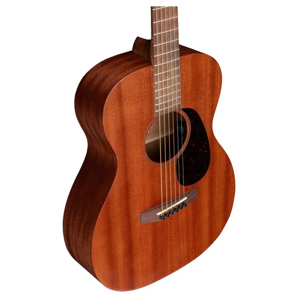 Martin 000JrE Sapele - body angle