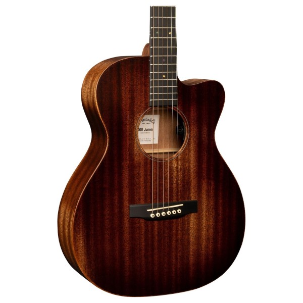 Martin 000CJrE StreetMaster - body angle
